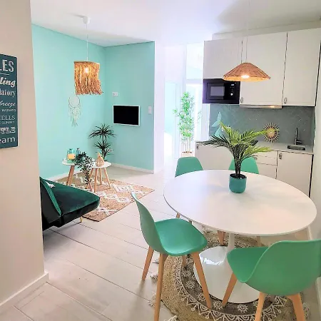 The Shore At Seaside Paradise - Cozy Patio On The Promenade Vakantiehuis Espinho (Aveiro)