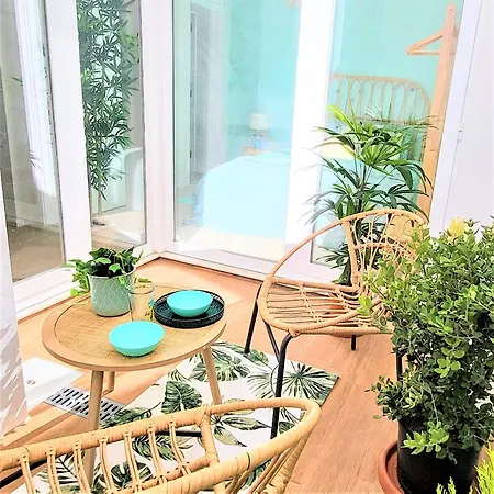 The Shore At Seaside Paradise - Cozy Patio On The Promenade Vakantiehuis Espinho (Aveiro)